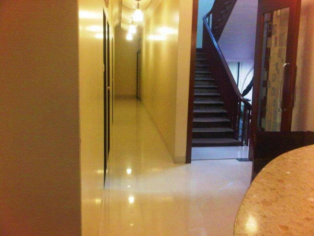 Hotel Broadway Colaba Bombaj Zewnętrze zdjęcie