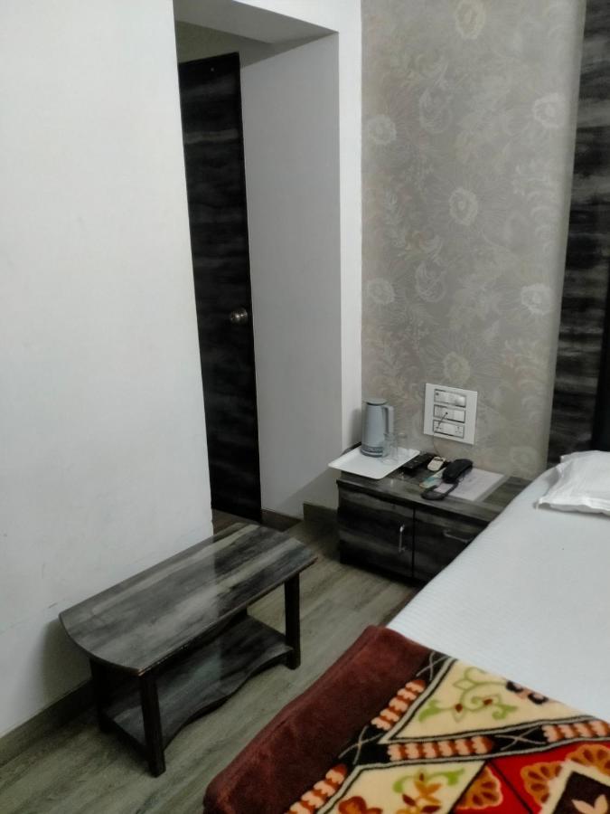 Hotel Broadway Colaba Bombaj Zewnętrze zdjęcie