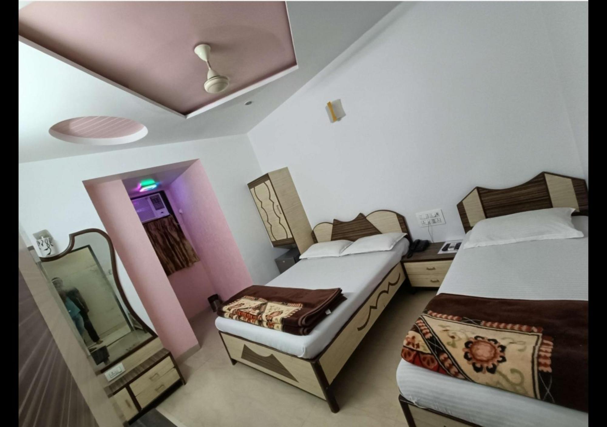 Hotel Broadway Colaba Bombaj Zewnętrze zdjęcie