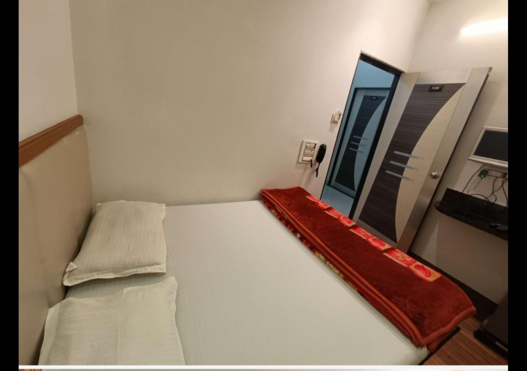 Hotel Broadway Colaba Bombaj Zewnętrze zdjęcie