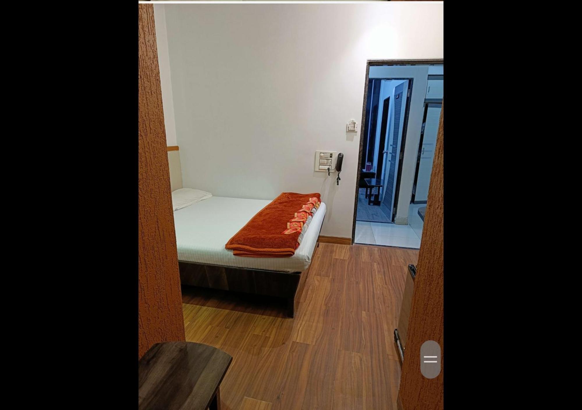 Hotel Broadway Colaba Bombaj Zewnętrze zdjęcie