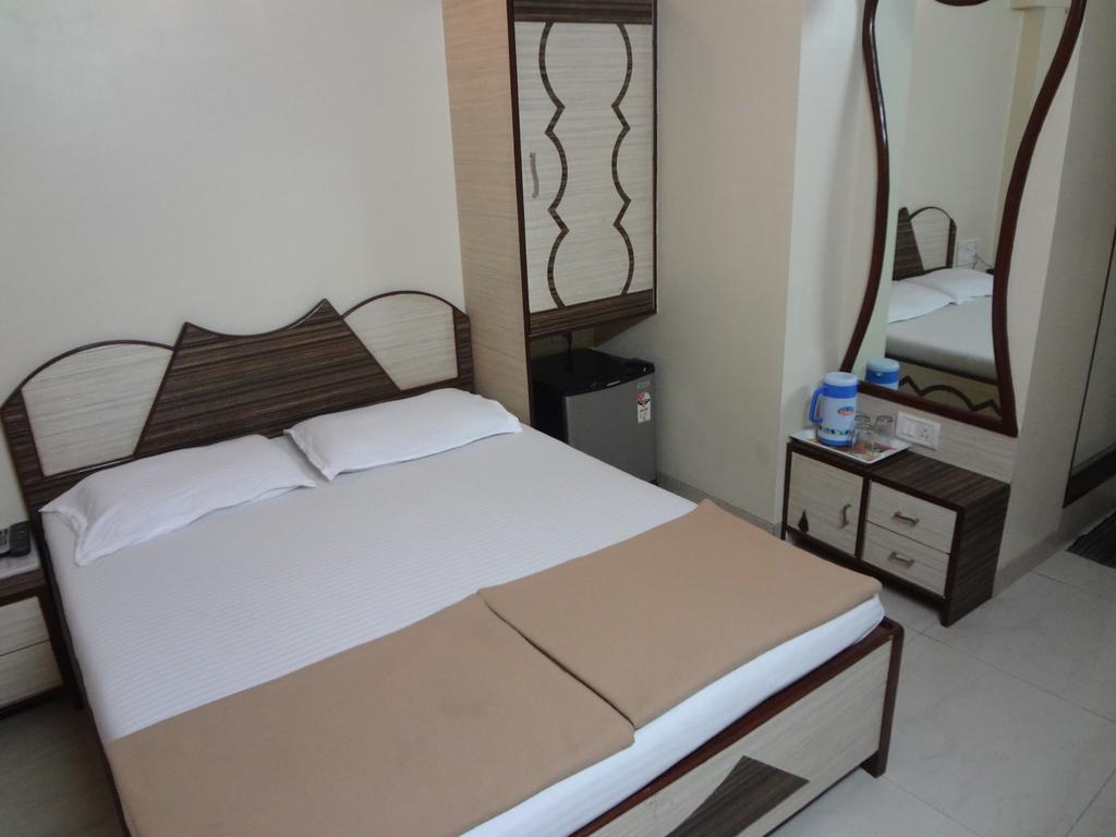 Hotel Broadway Colaba Bombaj Zewnętrze zdjęcie