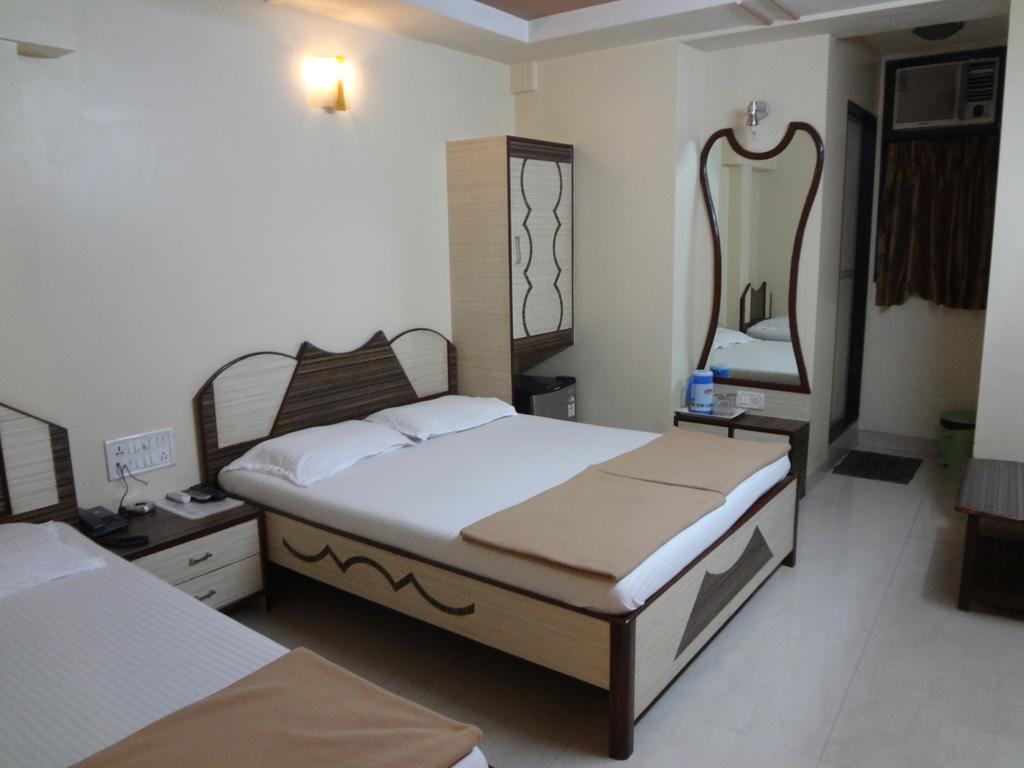 Hotel Broadway Colaba Bombaj Pokój zdjęcie